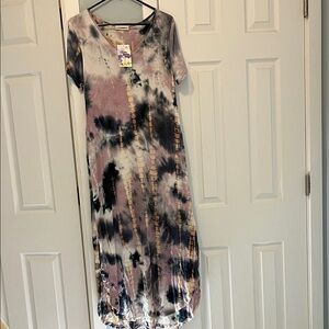 NWT eesome medium short sleeve tie dye maxi